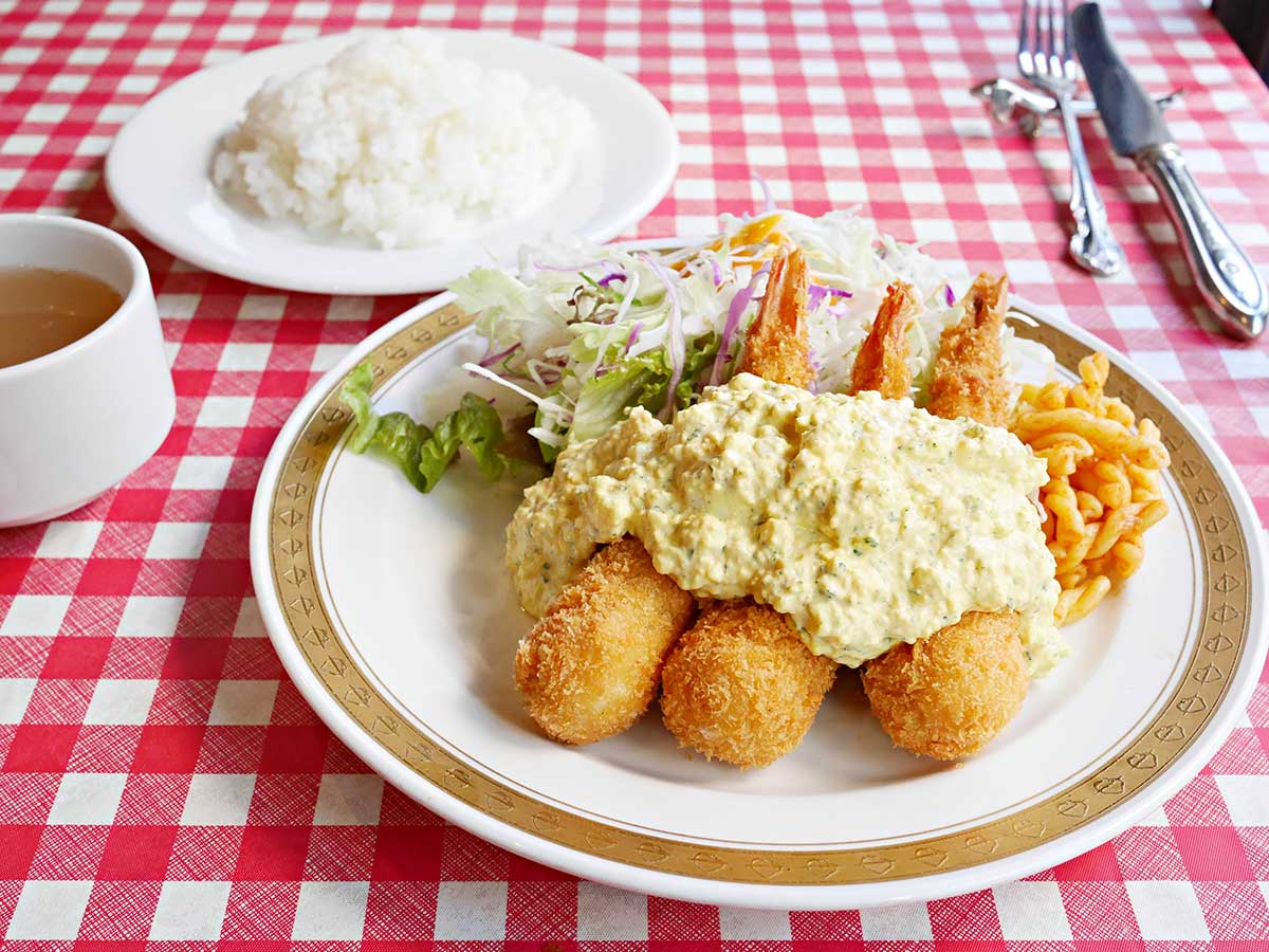 人気No.1の「エビフライ」ご飯とスープ付き（おかわり自由） 1.320円