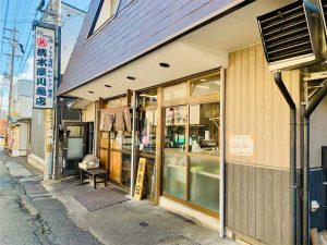 長野道岡谷ICにもほど近く、駐車場もあり