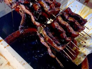 創業当時から継ぎ足してきた秘伝のタレ、鰻の旨味がギュッと詰まっている