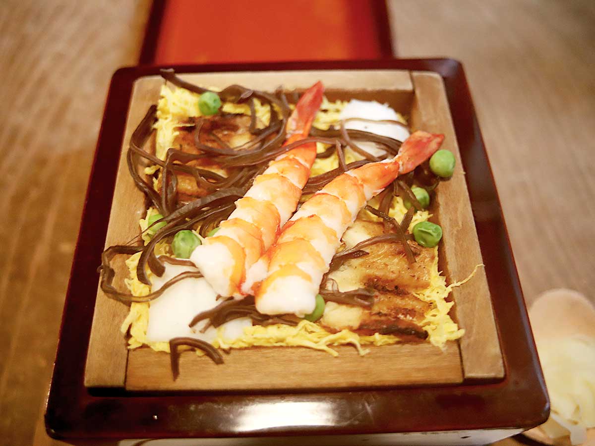 【京都グルメ】わざわざ食べに行きたい冬の名物!京寿司の老舗『いづ重』の蒸し寿司