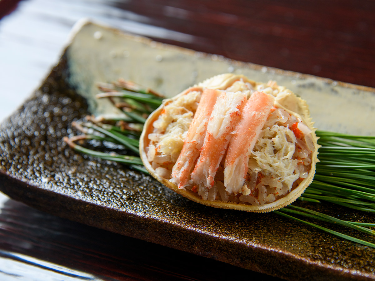 「香箱ガニの飯蒸し」。濃厚な旨みと、カニ味噌をまとったもち米の優しい甘みが絶妙にマッチ
