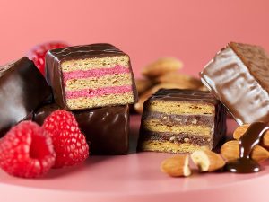 「季節を楽しむミルフィユ ～ミル メルシー～」6個入（2種類・各3個）1,296円/12個入（2種類・各6個）2,592円