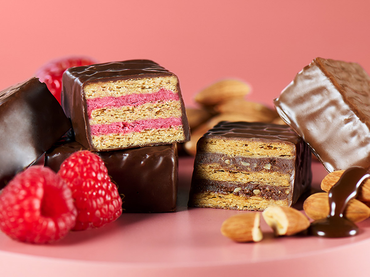 「季節を楽しむミルフィユ ～ミル メルシー～」6個入（2種類・各3個）1,296円/12個入（2種類・各6個）2,592円