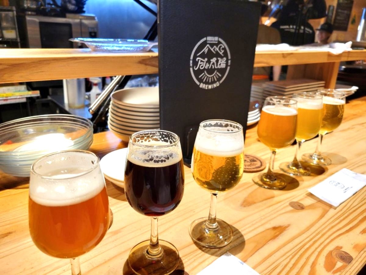 左から：IPA、シュヴァルツラオホ、ネルソンソーヴィンラガー、ロメオ、塩檸檬、ピルスナー