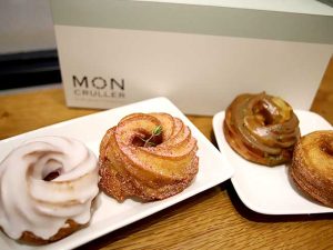 左から：ヴァニーユ 363円、カシスフロマージュ418円、デリス・オランジュ418円、ボヌール・カネル308円（全て税込、以下同）