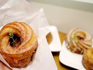 見た目よりずっと爽やかな「カシスフロマージュ」