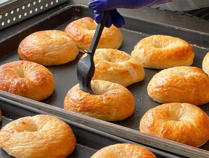 国産小麦など素材選びにこだわって焼き上げられるパンの数々