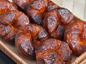 「ハニークロワッサン生ベーグル」367円