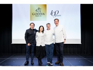 登壇したヤニック・シュヴォロー、ピエール・マルコリーニ、エマニュエル・リヨン、ジャニス・ウォン。ティエリー・マルクスはビデオメッセージで参加