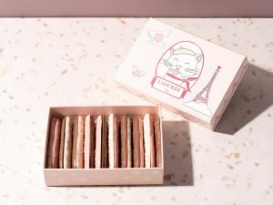 1箱（3種類・各3枚入）4,536円（なくなり次第販売終了）／改札内1F 吹き抜けエリア