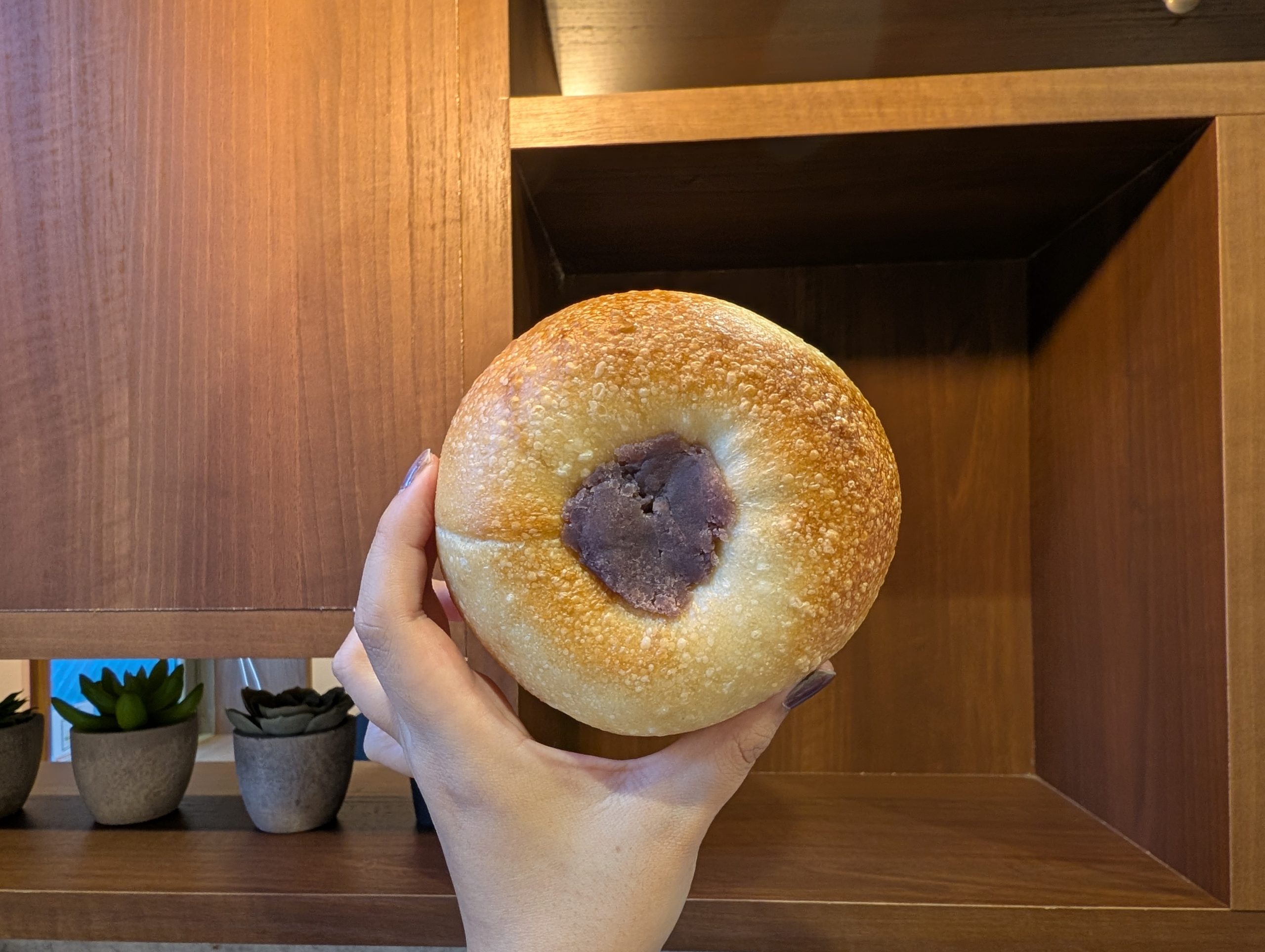 人気の「塩あんバター」。生地の香ばしさとあんこの甘さが絶妙なバランス