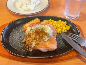 「若鶏のディアボラ風」　※皮をとるとより脂質を抑えられます