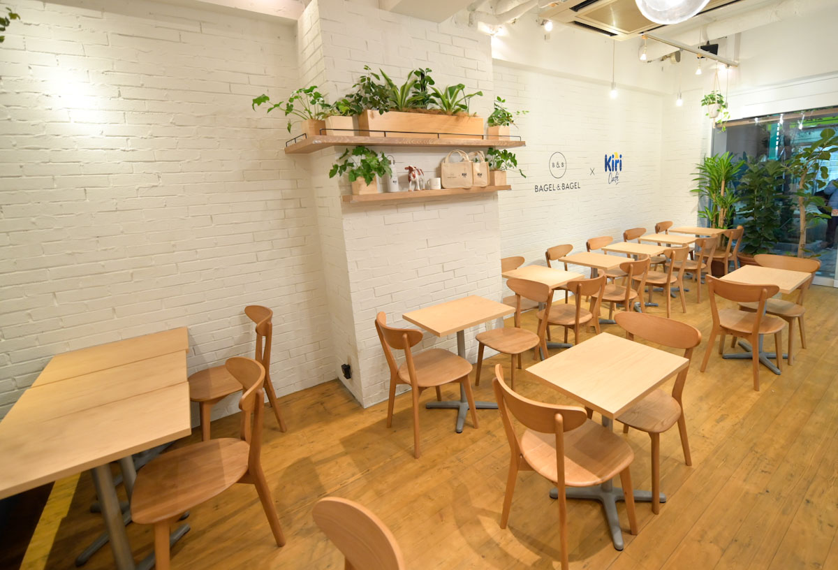『BAGEL & BAGEL × Kiri Café』内装