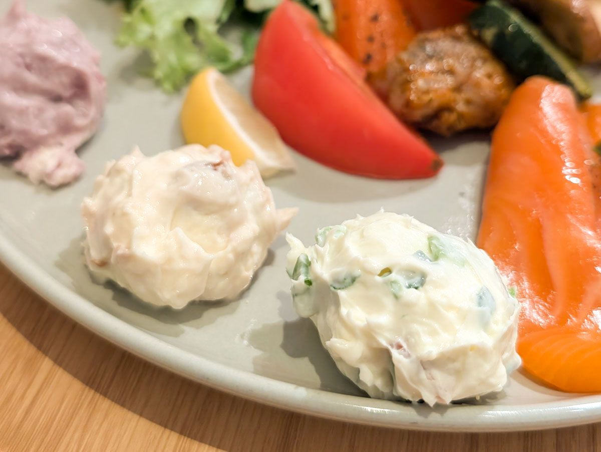 クリームチーズは「ブルーベリー」や「ハニーナッツ」など、人気のフレーバーをチョイスしました