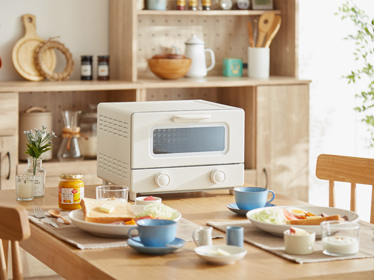 食パンを一度に4枚焼ける広い庫内