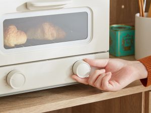 温度設定とタイマーはダイヤル式で操作もシンプル