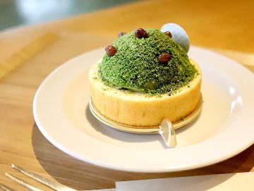 京都みやげの定番「京ばあむ」。工場見学からカフェまで楽しめる『atelier京ばあむ』が楽しすぎる！