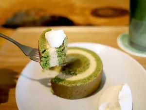 そもそも京ばあむが美味しいのでクリームの甘さは控えめ