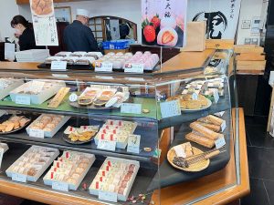 ずらりと並ぶお菓子は、1個から購入可能