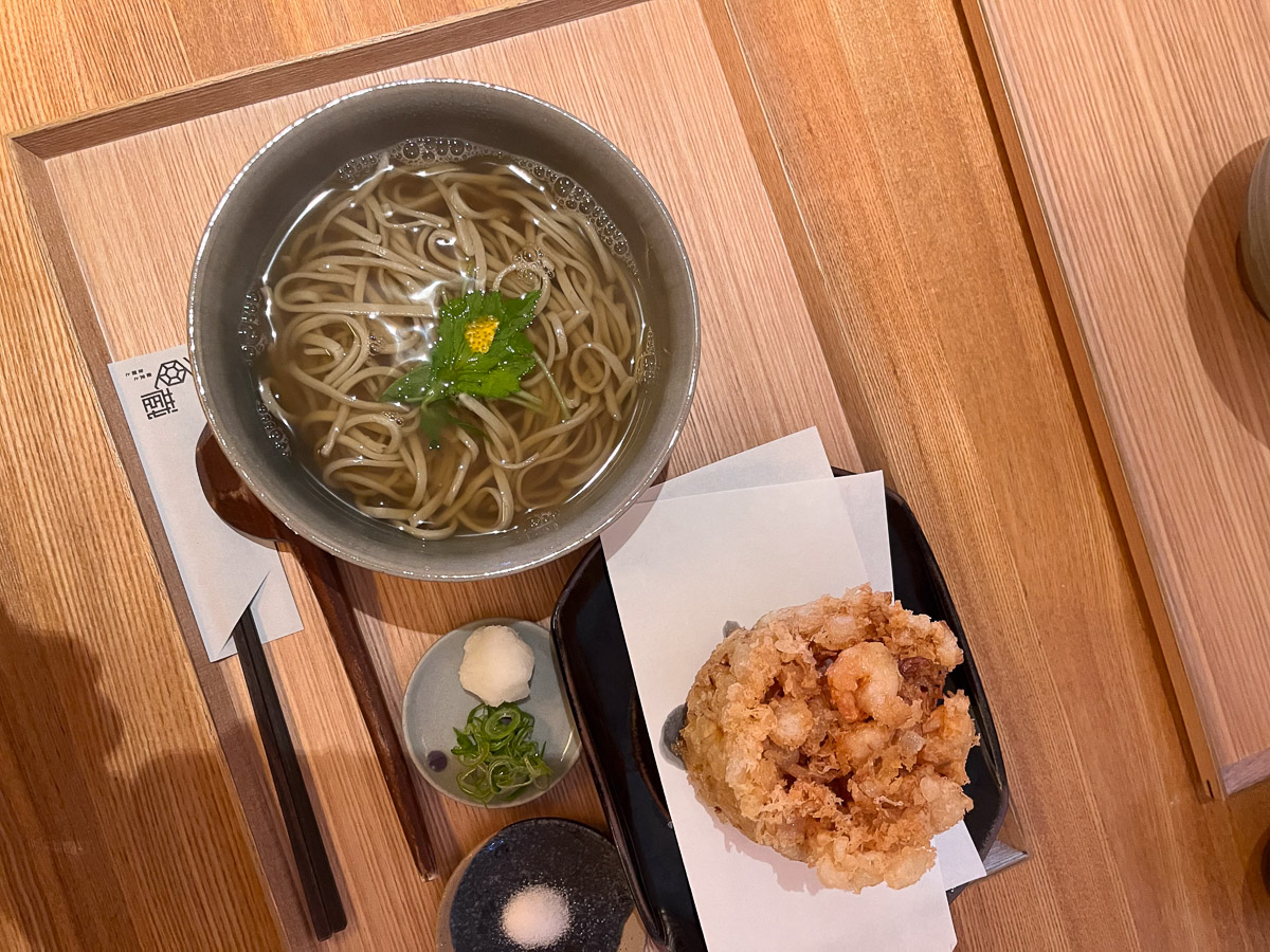 鯖江の名店「亀蔵」のかき揚げ蕎麦