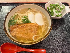 【五反田】穴場ランチスポット。路地裏の沖縄料理店『ティーチ』