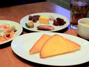 『シズラー』三鷹店の朝食がすごい！ サラダバーも和も中華も揃う絶品モーニング