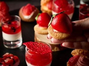 香りや口あたりまで楽しめる、特別ないちごスイーツをたっぷりと