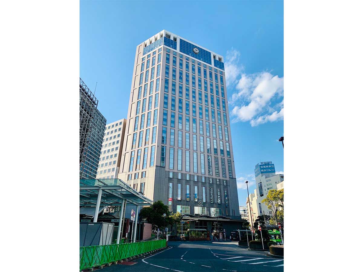 『横浜ベイシェラトン ホテル＆タワーズ』は横浜駅西口からすぐ、アクセス抜群