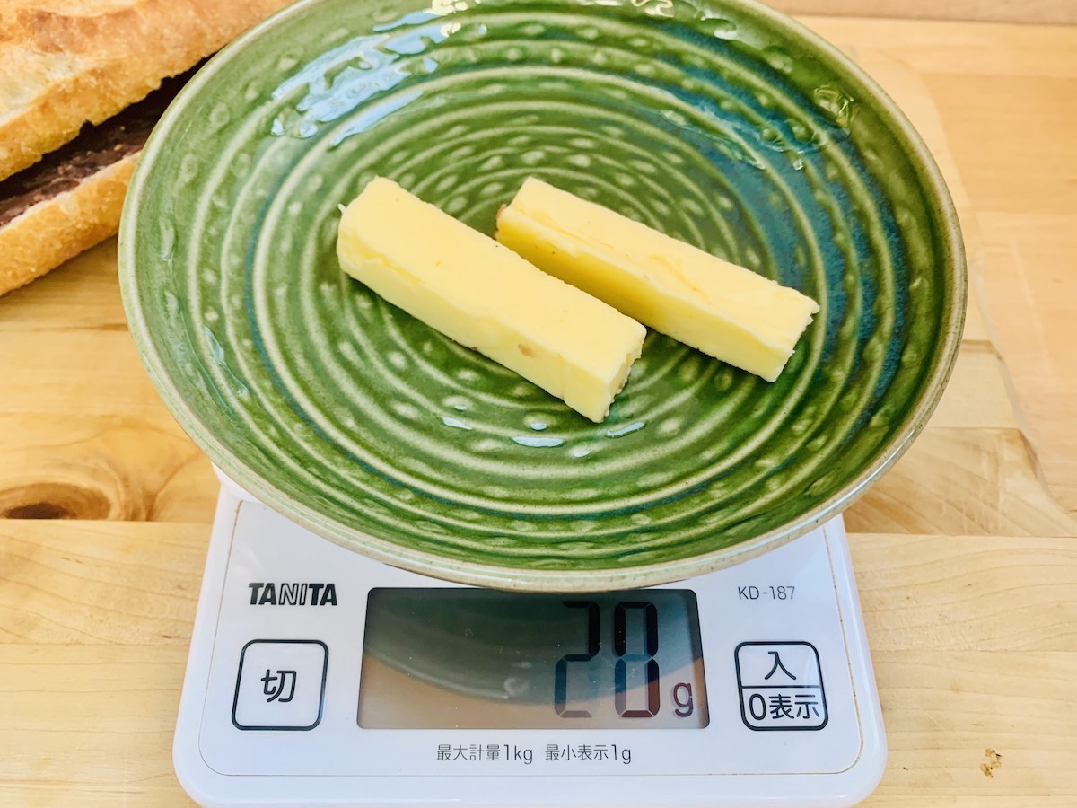 あんバターフランスにはたっぷり20gの「あすなろバター」入り