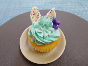 594円。ベースのスポンジケーキにはチョコとバニラがある