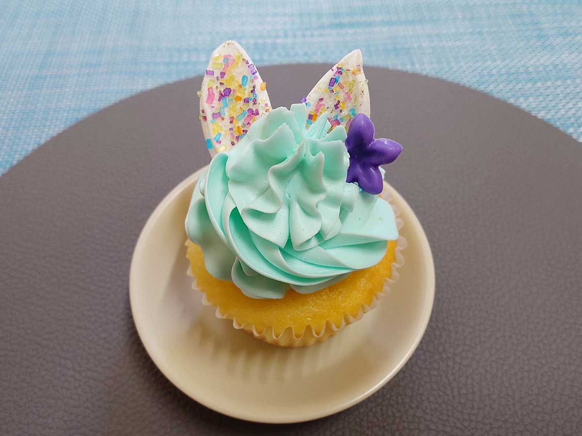 594円。ベースのスポンジケーキにはチョコとバニラがある