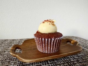 518円。酸味のあるチーズクリームがこんもり　［食楽web］