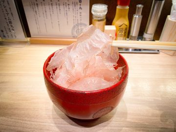 賞味期限、驚異の10分！ ふわっふわの鰹節を贅沢に食す『節丸』の「生削り鰹節御膳」