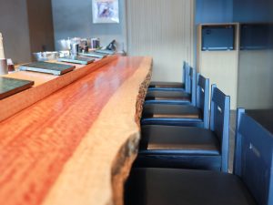 一枚板のカウンター