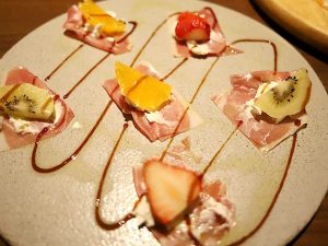 生ハムとマスカルポーネフルーツ990円