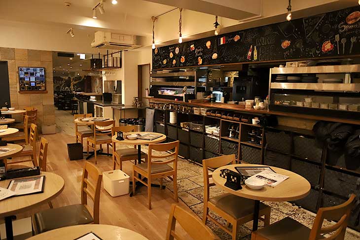 何度も通いたくなる雰囲気も抜群の店内