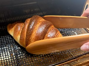 リベイクすることで、生地の食感と素材の香りがよりいっそう引き立ちます