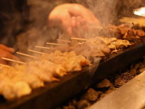 店内の雰囲気はオシャレだけど焼鳥はガチな印象 画像提供：ニドサンド