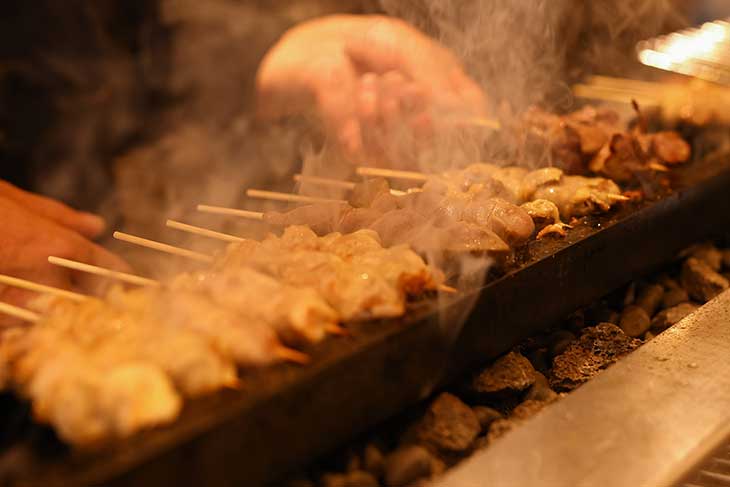 店内の雰囲気はオシャレだけど焼鳥はガチな印象 画像提供:ニドサンド