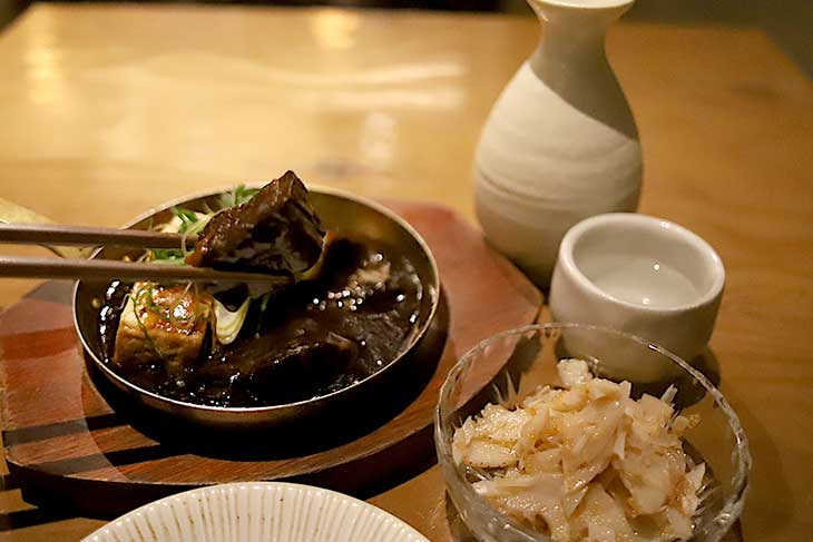 「謹製デミ味噌牛煮込み」はお米が欲しくなる人もいるくらい濃厚!